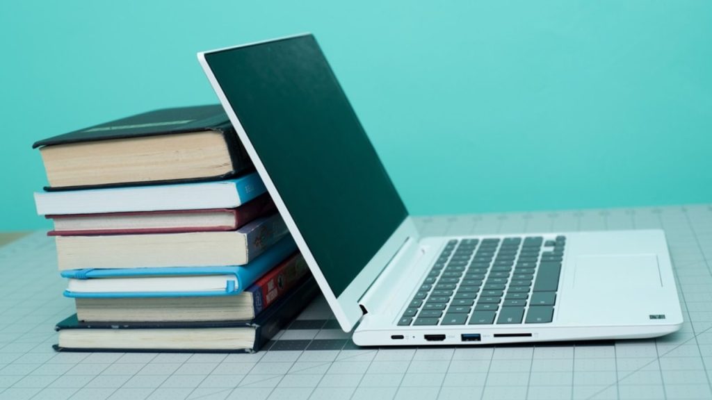 Švédsko otáča: koniec tabletov v školách, vracajú sa učebnice