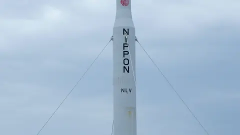 Ilustračná fotografia: Model japonskej rakety vystavený vo vesmírnom múzeu na ostrove Tanegašima v Japonsku. Z tamojšieho kozmodrómu 20. októbra 2026 odštartovala raketa H3 so sondou MMX, ktorá má preskúmať mesiace Marsu a priniesť na Zem vzorky z Fobosu. Foto: thienvan2211 / Shutterstock.com