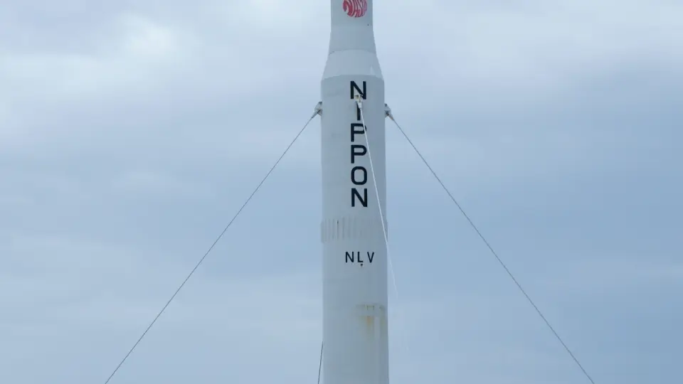 Ilustračná fotografia: Model japonskej rakety vystavený vo vesmírnom múzeu na ostrove Tanegašima v Japonsku. Z tamojšieho kozmodrómu 20. októbra 2026 odštartovala raketa H3 so sondou MMX, ktorá má preskúmať mesiace Marsu a priniesť na Zem vzorky z Fobosu. Foto: thienvan2211 / Shutterstock.com